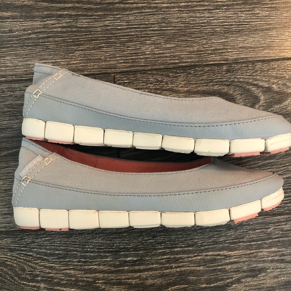 Women’s Crocs - Picture 2 of 5